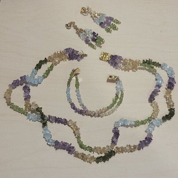 Multi Colored Gemstone Chip Necklace Bracelet Earrings Set - Picture 9 of 11